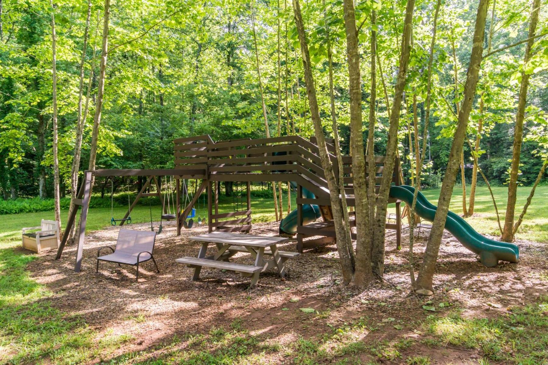The Big Little Cabin - Hot Tub & Playground Dahlonega Dış mekan fotoğraf