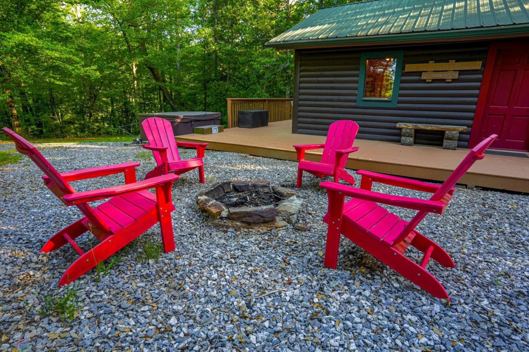 The Big Little Cabin - Hot Tub & Playground Dahlonega Dış mekan fotoğraf