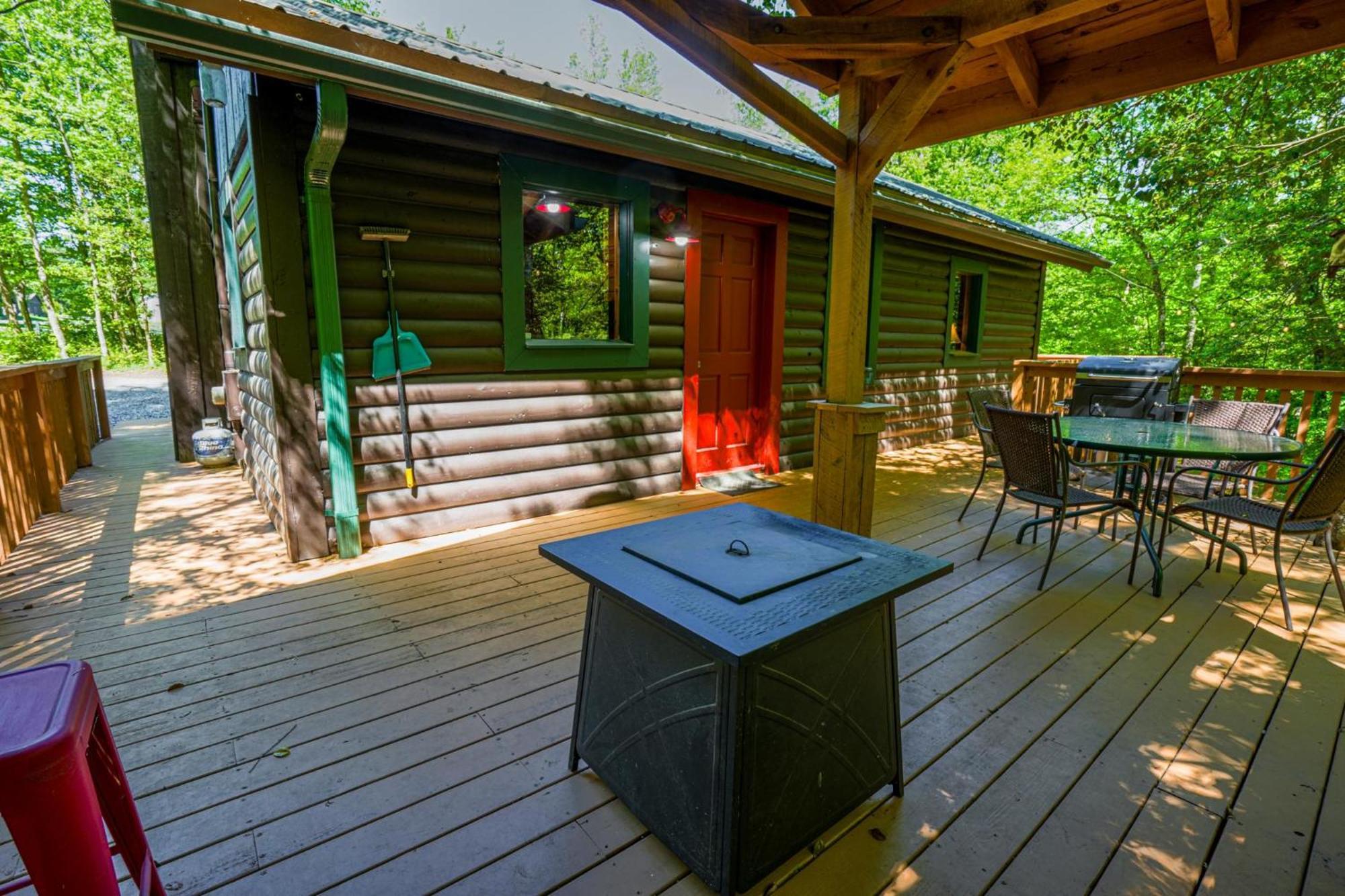 The Big Little Cabin - Hot Tub & Playground Dahlonega Dış mekan fotoğraf