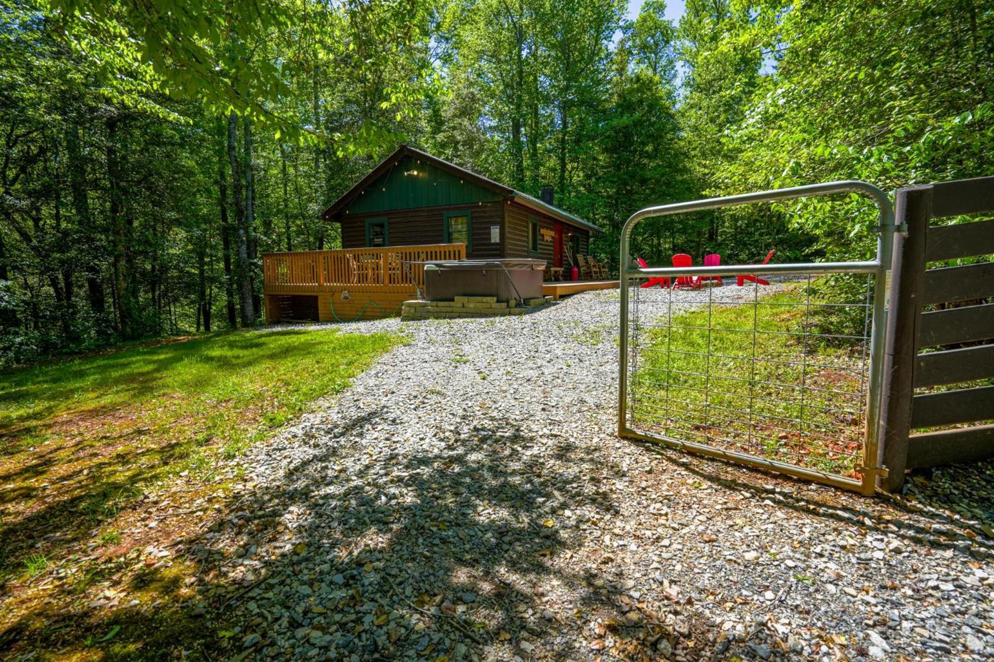The Big Little Cabin - Hot Tub & Playground Dahlonega Dış mekan fotoğraf