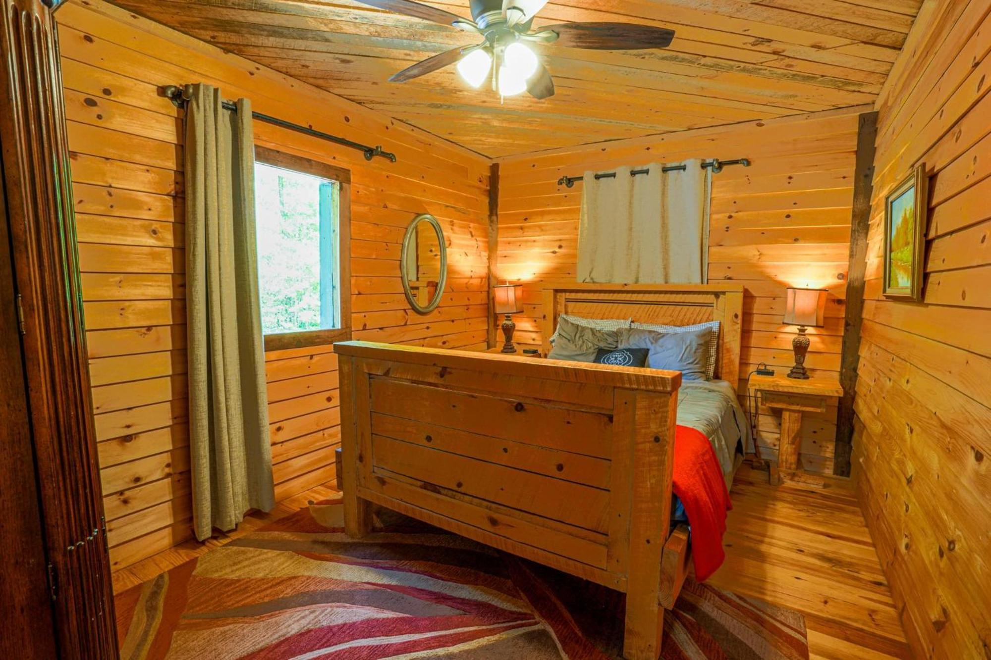 The Big Little Cabin - Hot Tub & Playground Dahlonega Dış mekan fotoğraf