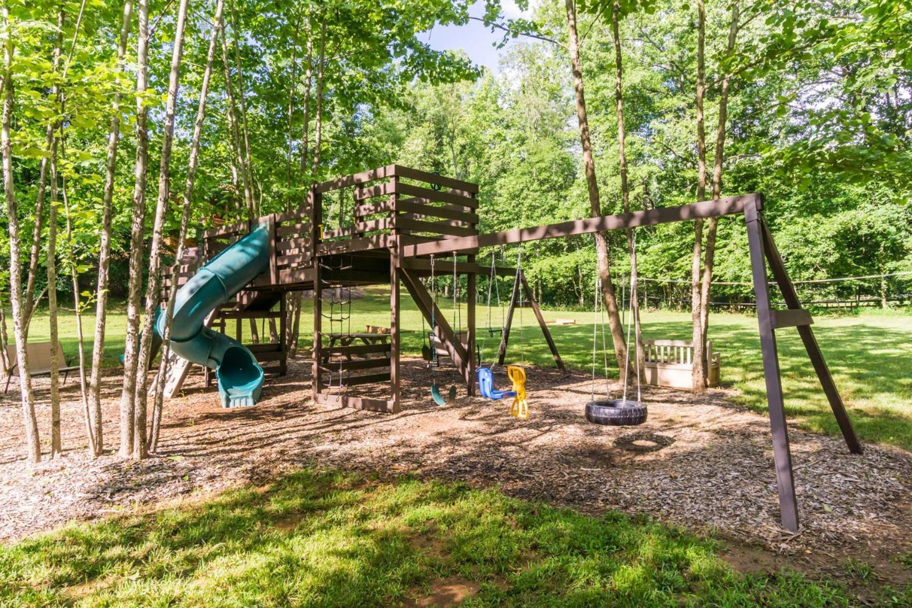 The Big Little Cabin - Hot Tub & Playground Dahlonega Dış mekan fotoğraf