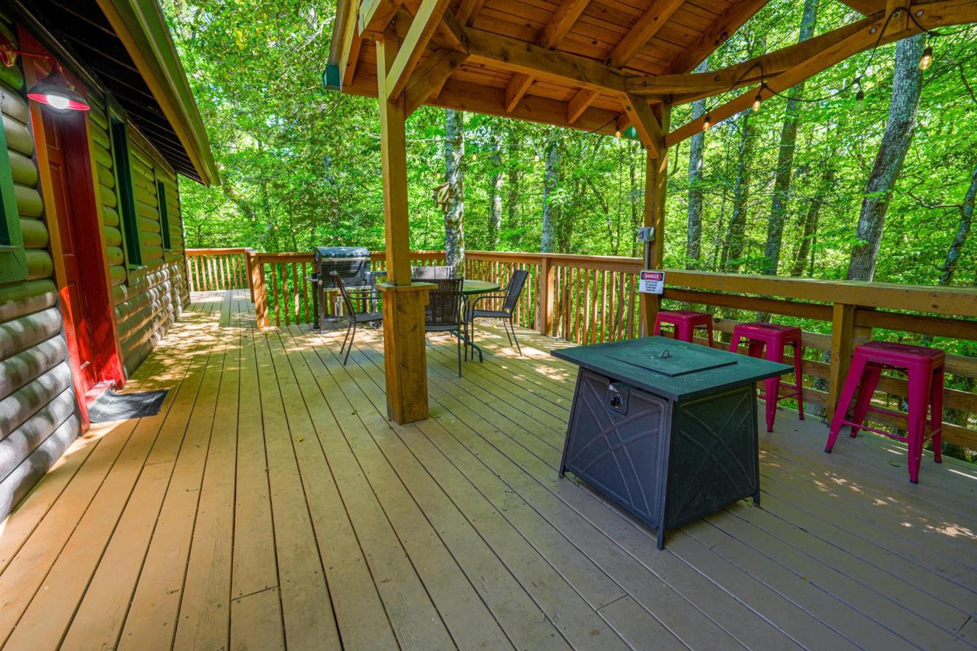 The Big Little Cabin - Hot Tub & Playground Dahlonega Dış mekan fotoğraf